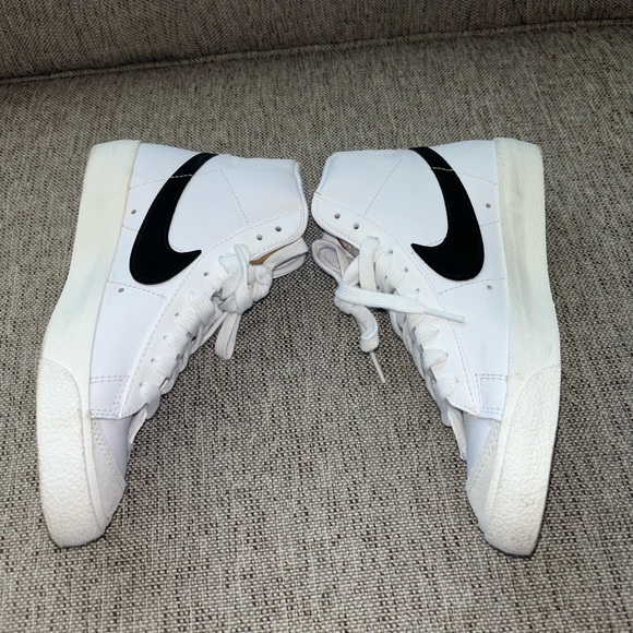 Nike blazer Mid ‘77  women size 6 - Picture 2 of 7